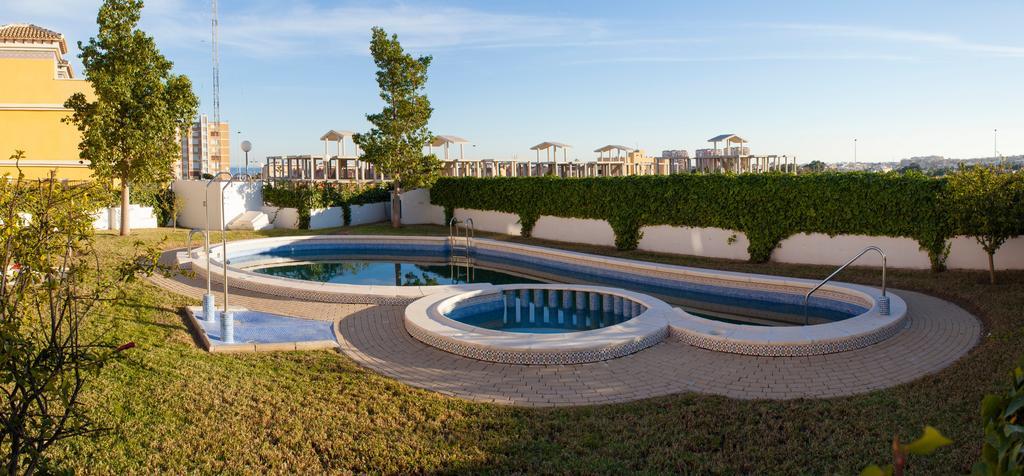 Merecido Descanso Sun Beach Torrevieja Bagian luar foto